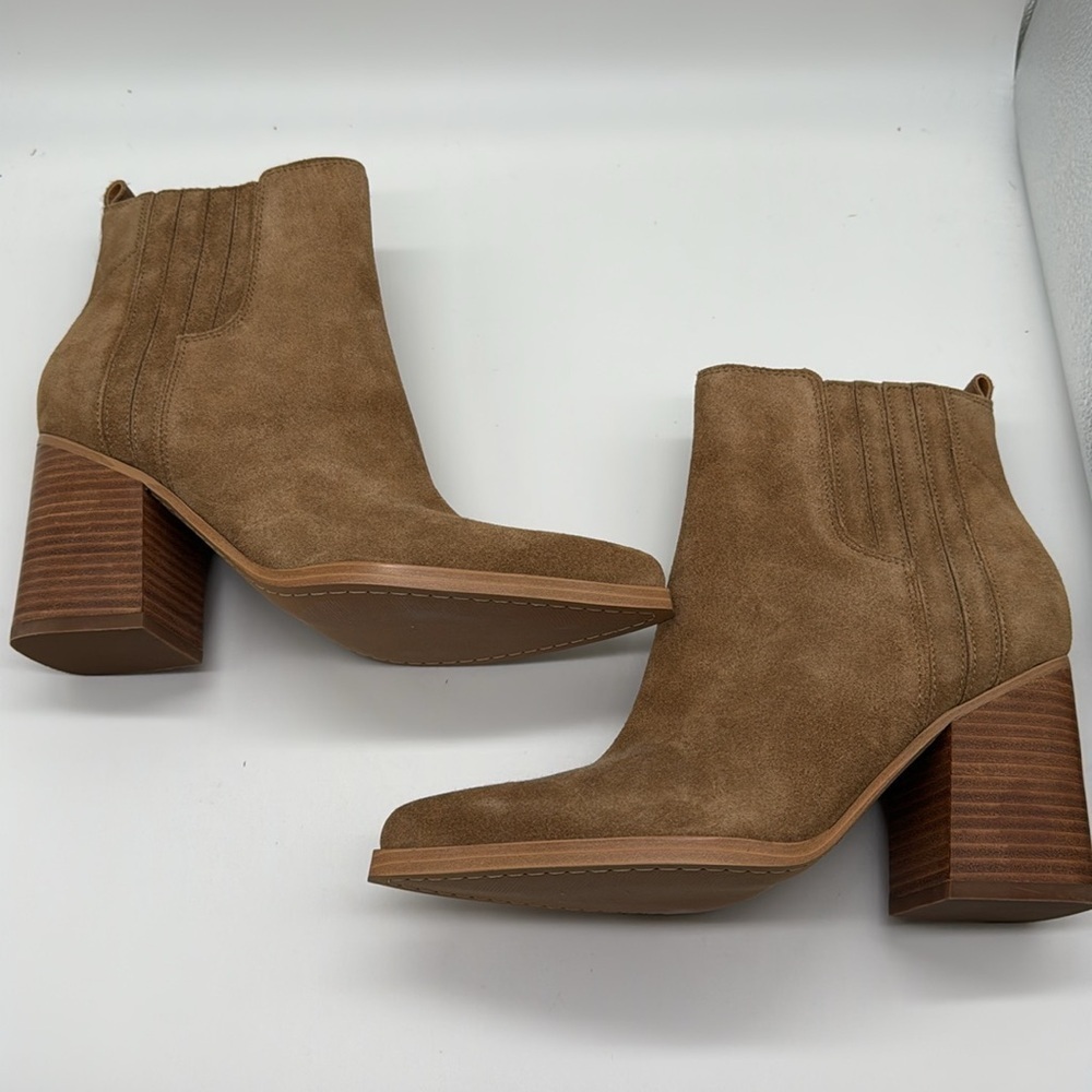Marc Fisher Oshay Pointed Toe Booties in Natural Suede Size 9 - Picture 10 of 11